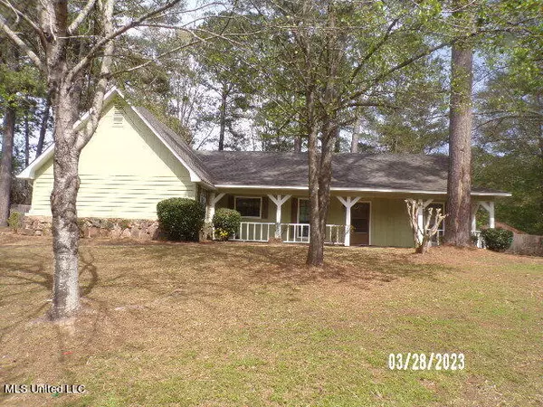 18 Matt Circle, Jackson, MS 39212