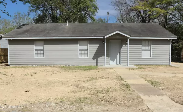 130 Charles Alley, Yazoo City, MS 39194