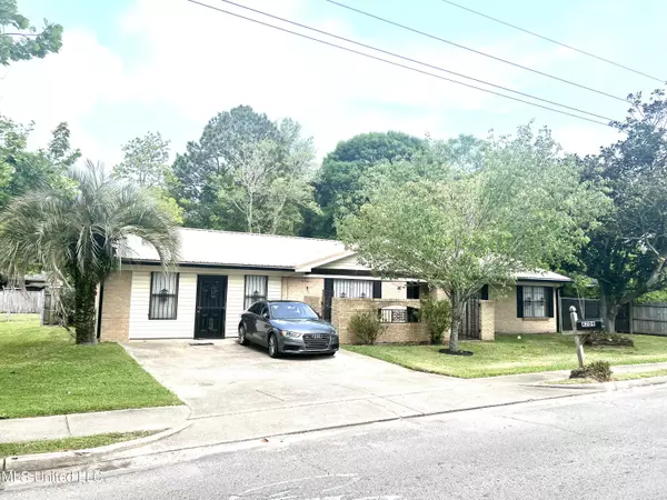 4209 Old Mobile, Pascagoula, MS 39567