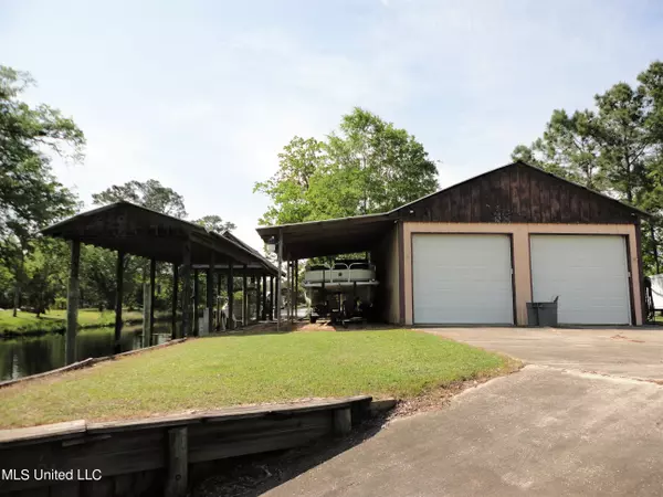 5007 Florida Street, Bay Saint Louis, MS 39520