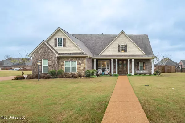 4697 Pleasant Breeze Drive, Olive Branch, MS 38654