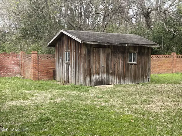 Hollandale, MS 38748,606 N Church Street