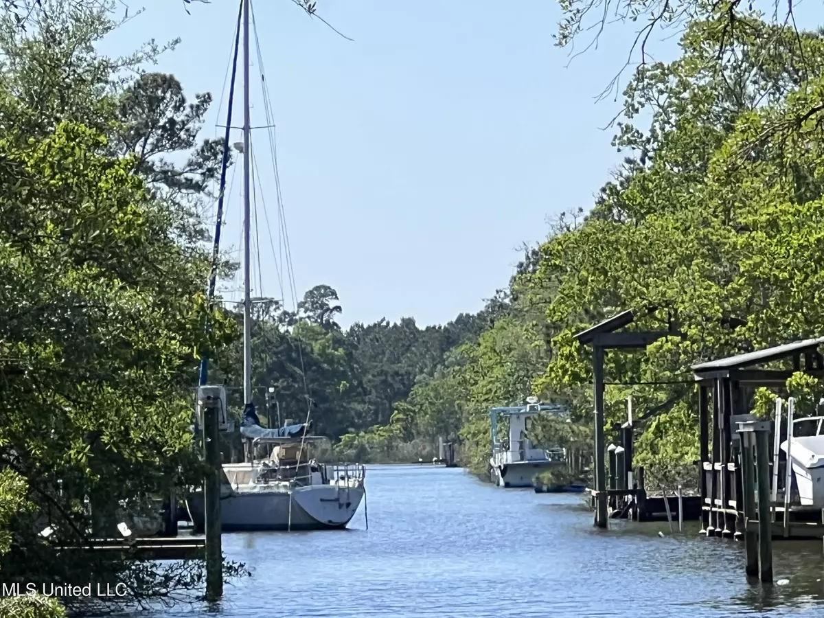 Bay Saint Louis, MS 39520,Old Lazy River Road