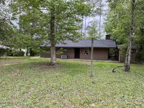 6 Dogwood Lane, Perkinston, MS 39573