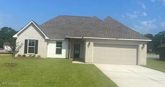 11408 Memphis Circle, Ocean Springs, MS 39564