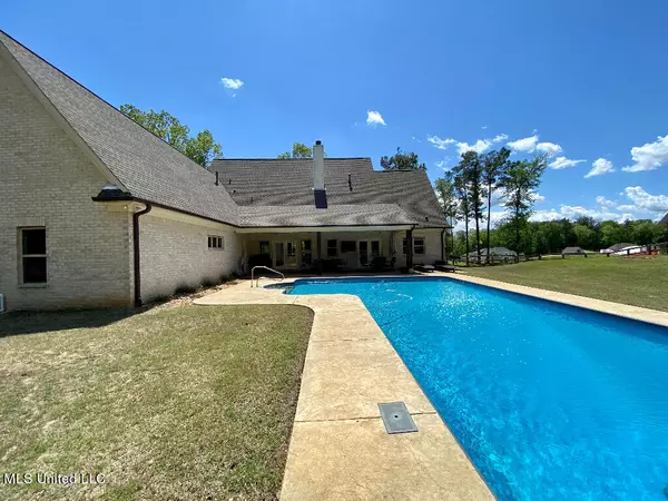 Byhalia, MS 38611,12728 Pebble Ridge Drive