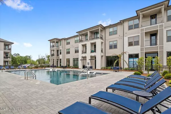 2501 Bienville Boulevard #124, Ocean Springs, MS 39564