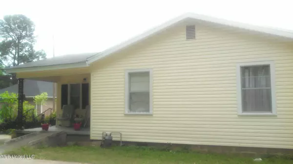 40712 Armstrong Street, Batesville, MS 38606