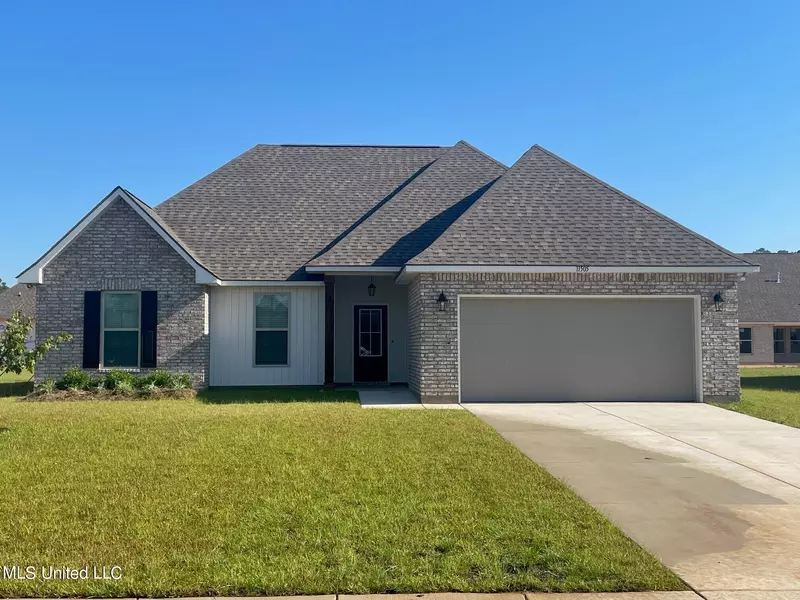 11505 Memphis Circle, Ocean Springs, MS 39564