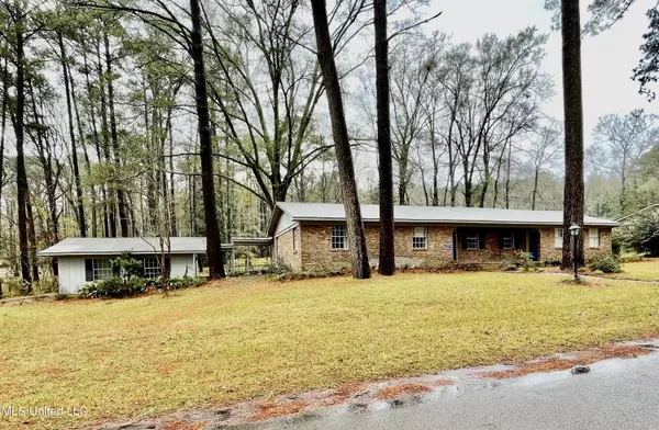 1215 Woodland Avenue, Prentiss, MS 39474