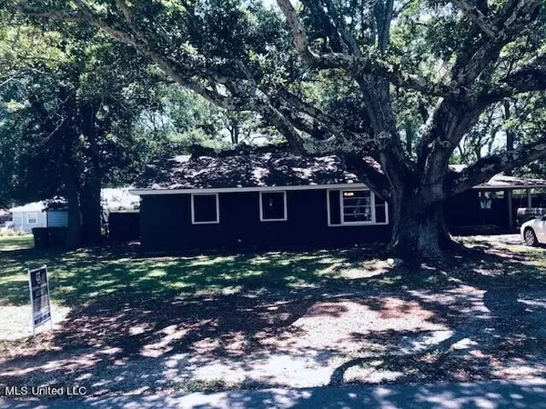 2402 King Avenue, Pascagoula, MS 39567