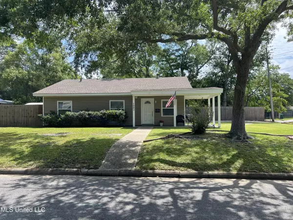 1002 Oliver Street, Pascagoula, MS 39567