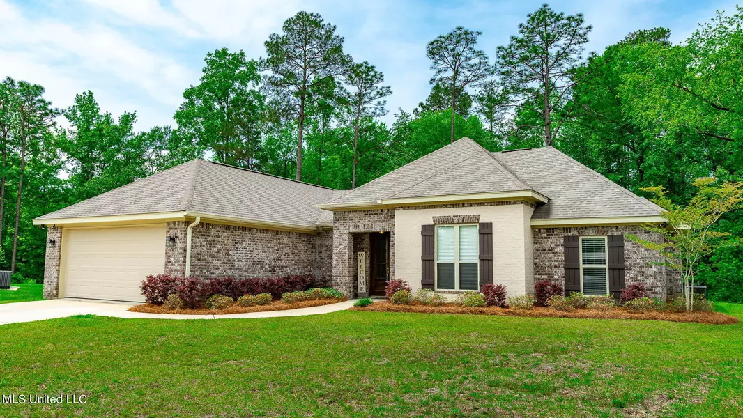 78 W Cadbury Lane, Hattiesburg, MS 39402