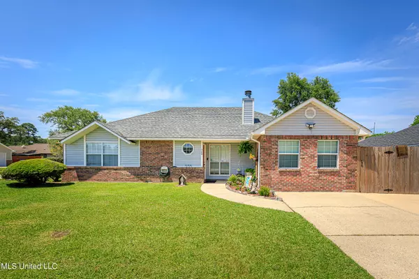 508 Woodward Drive, Ocean Springs, MS 39564