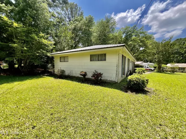 Mendenhall, MS 39114,214 Green Avenue