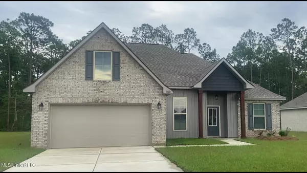 11460 Memphis Circle, Ocean Springs, MS 39564