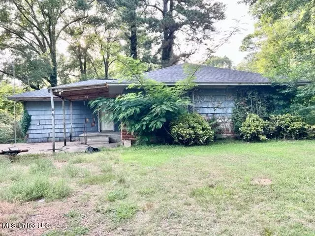 63 Gibson Rd Circle, Vicksburg, MS 39180