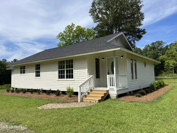 187 Old Mobile Highway, Lucedale, MS 39452