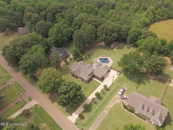 8706 Collinswood Drive, Olive Branch, MS 38654