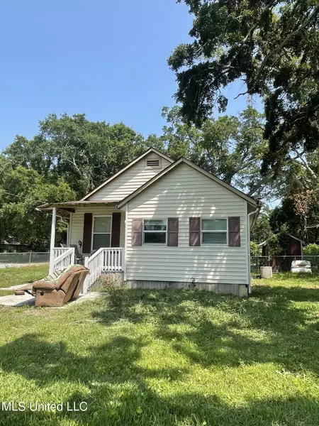 106 8th Street, Long Beach, MS 39560