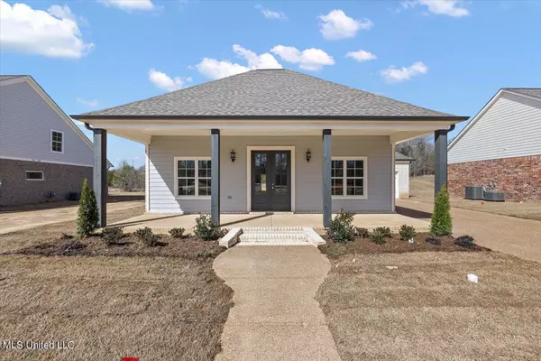 Hernando, MS 38632,1442 Creekside Lane