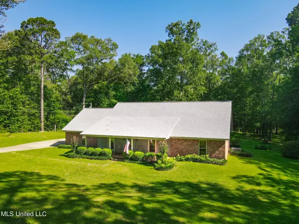 1518 W Flowers Road, Terry, MS 39170