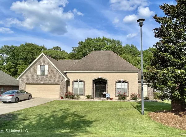 2 Copper Creek, Hattiesburg, MS 39402