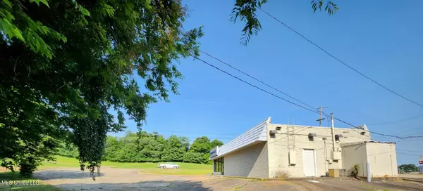 Yazoo City, MS 39194,1406 Jerry Clower Boulevard