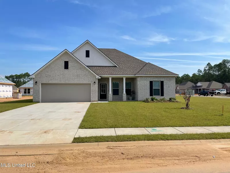 11485 Memphis Circle, Ocean Springs, MS 39564