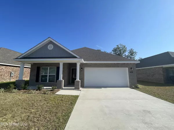 69 Saltmeadow Circle, Ocean Springs, MS 39564