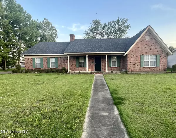 1202 W 2nd Street, Clarksdale, MS 38614