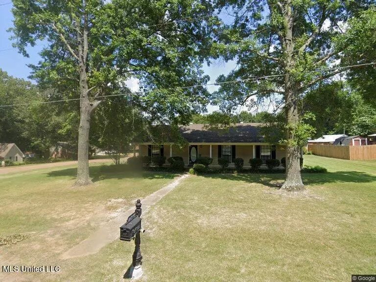 Senatobia, MS 38668,805 Buster Street