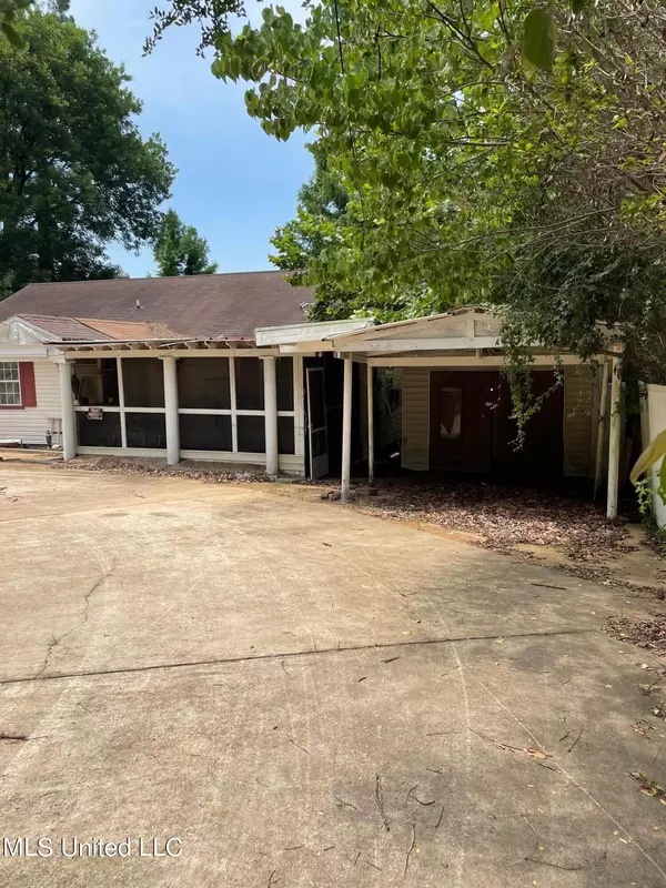 Hernando, MS 38632,387 Black Bear Cove