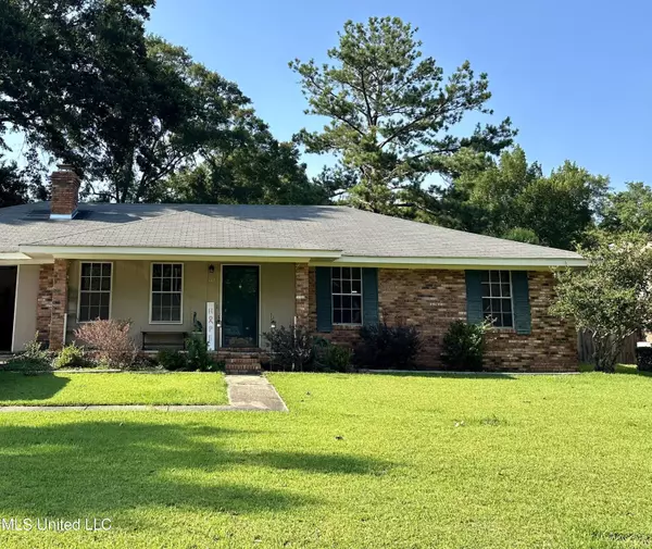 111 Northwest Circle, Hattiesburg, MS 39401