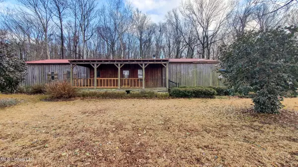 10064 Dummyline Road, Batesville, MS 38606