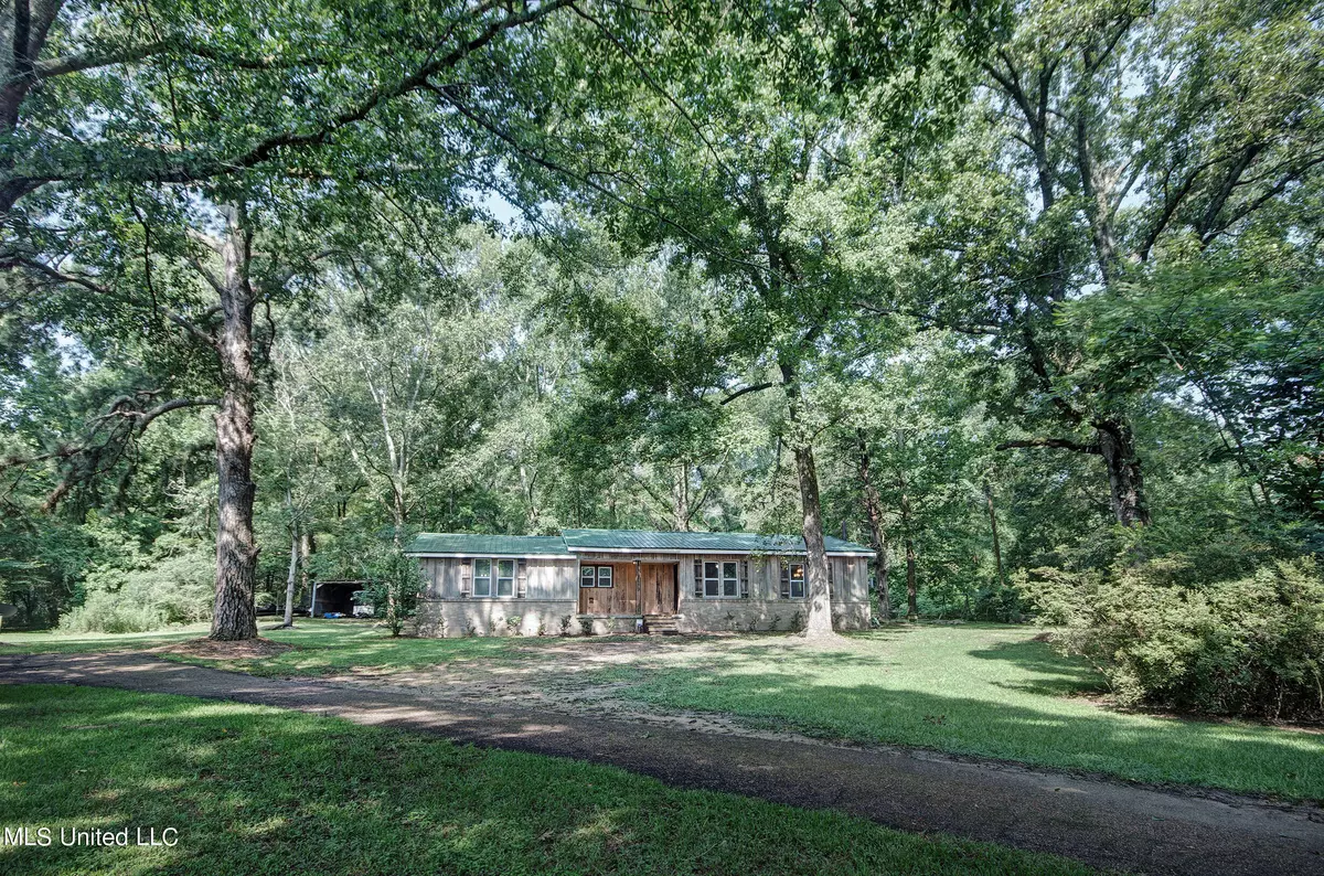 Harrisville, MS 39082,1027 Simpson Hwy 469