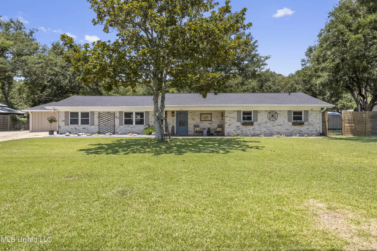 Ocean Springs, MS 39564,103 White Boulevard