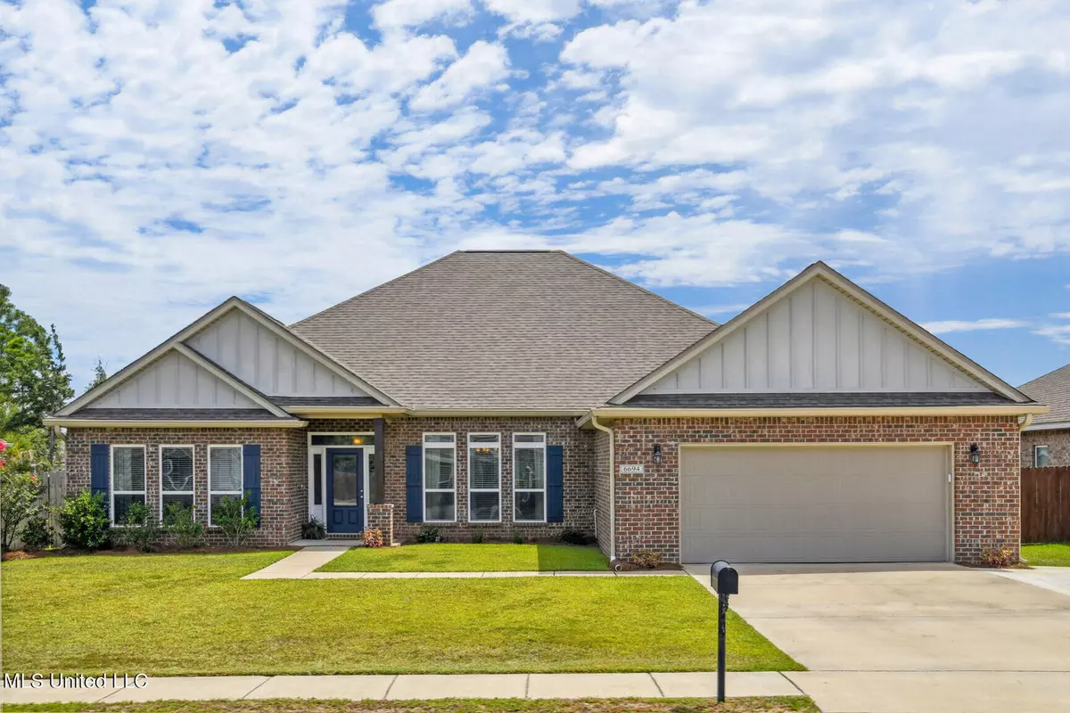 Ocean Springs, MS 39564,6694 Sugarcane Circle