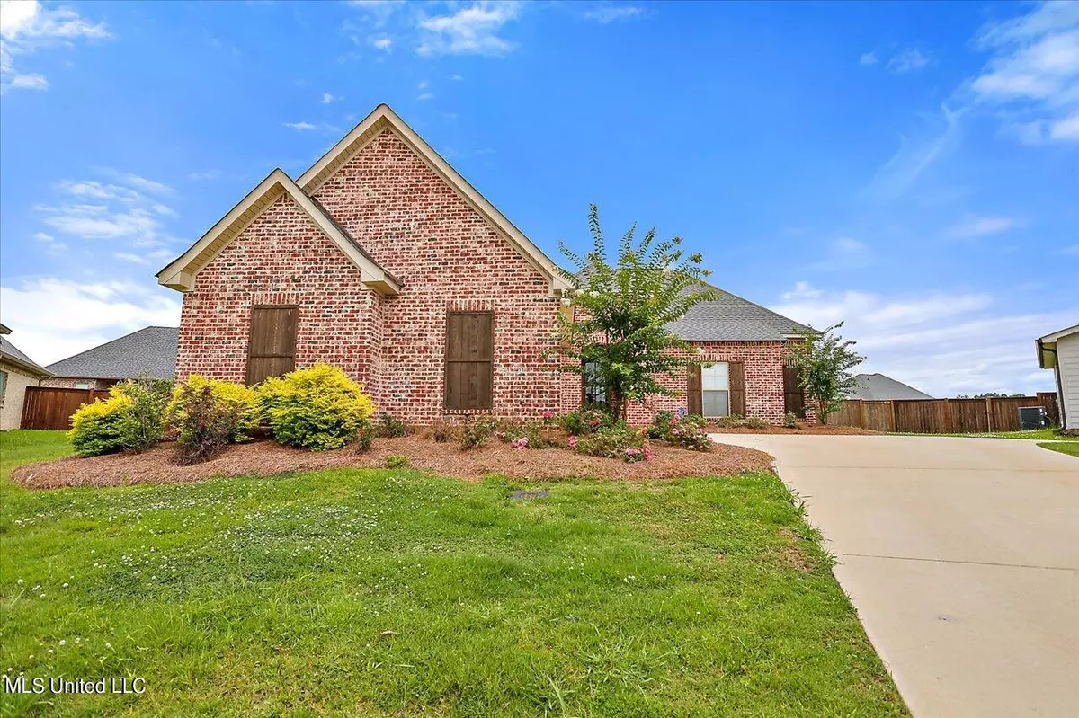 Flowood, MS 39232,704 Queens Court