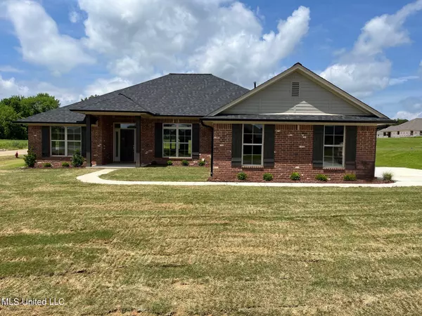 5914 Sara Ann Lane, Horn Lake, MS 38637