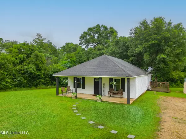 24165 Mchenry Road, Saucier, MS 39574