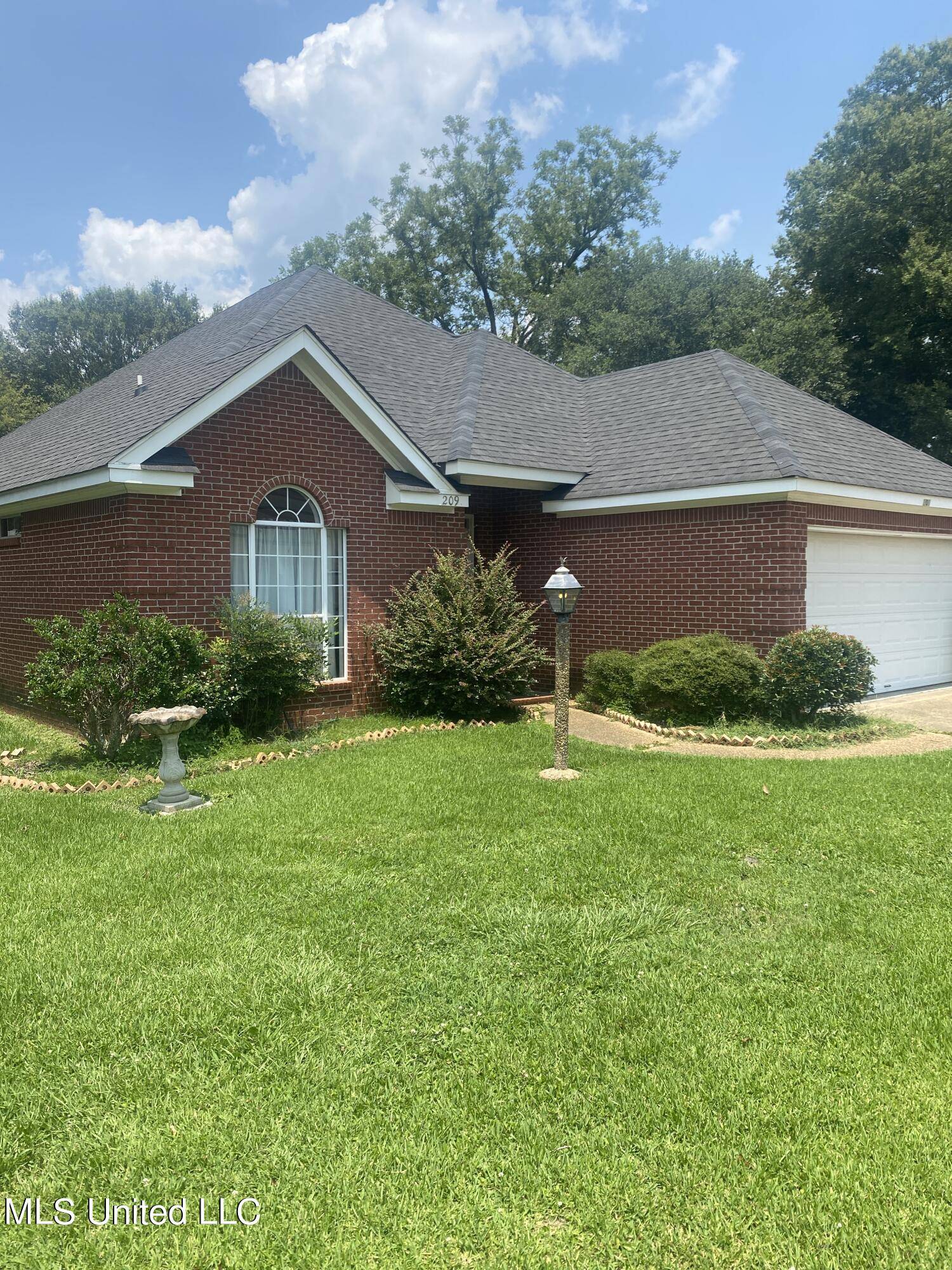 209 Bobby Beasley Street, Seminary, MS 39479
