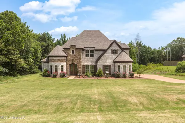 66 E Byhalia Creek Farms Road, Byhalia, MS 38611