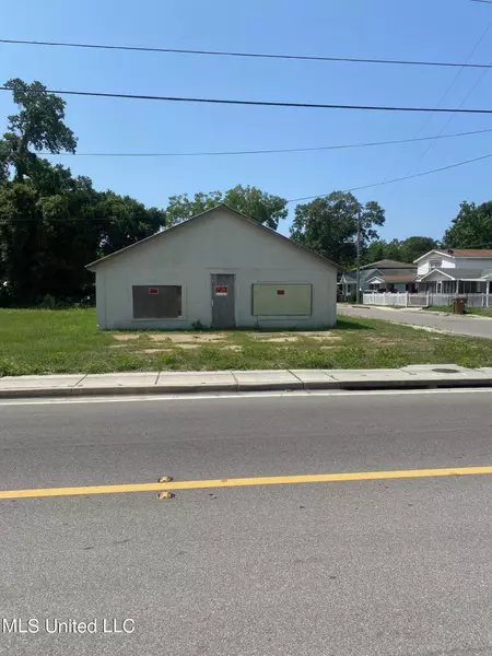 511 Division Street, Biloxi, MS 39530