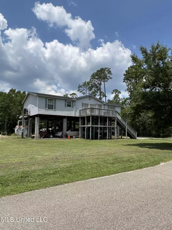 Bay Saint Louis, MS 39520,10347 Avenue B