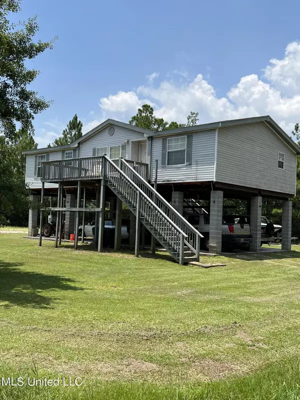 10347 Avenue B, Bay Saint Louis, MS 39520