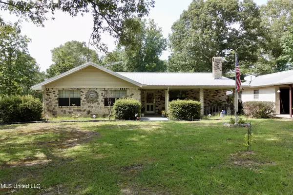 Carriere, MS 39426,901 Anchor Lake Road