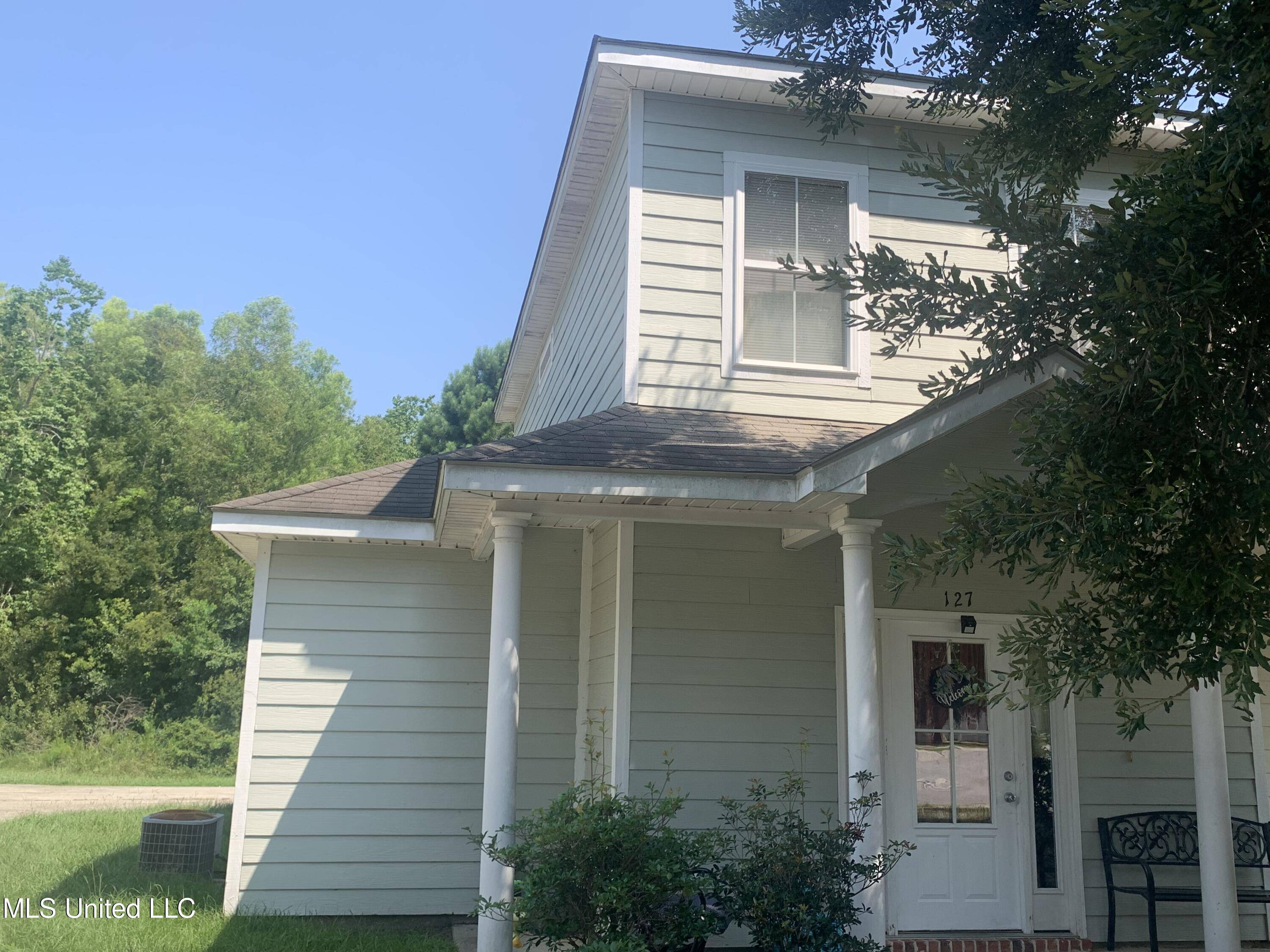 Ocean Springs, MS 39564,127 Earle Taylor Lane