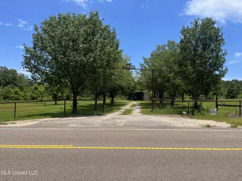 200 Yawn School Rd, Lumberton, MS 39455