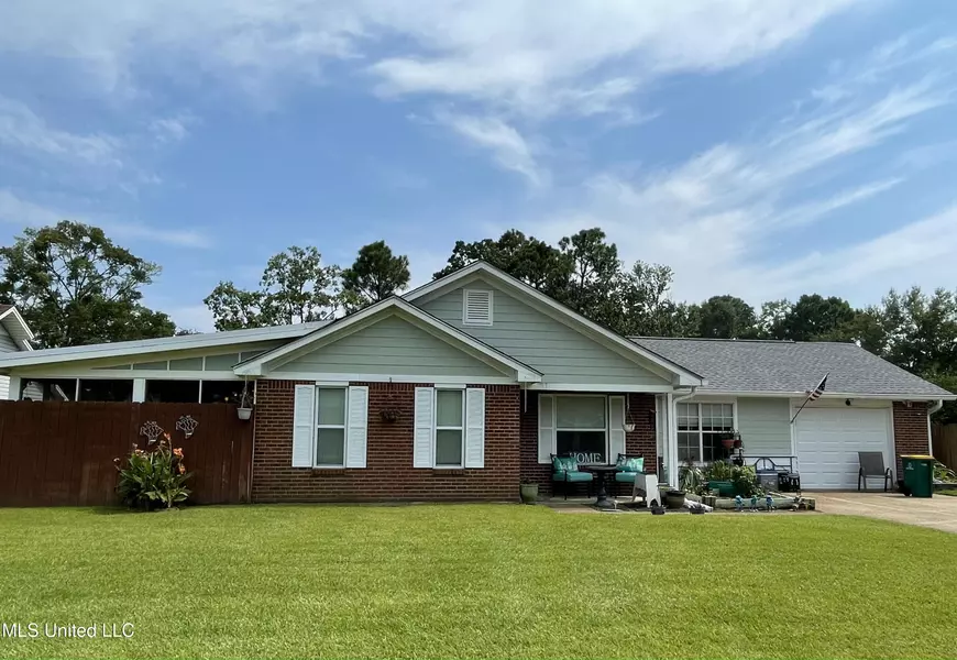 583 Nadine Drive, D'iberville, MS 39540